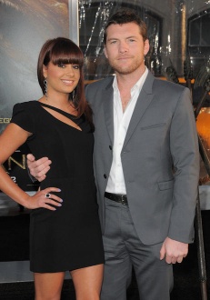 Sam Worthington junto a su novia la estilista Natalie Mark con quien lleva varios años